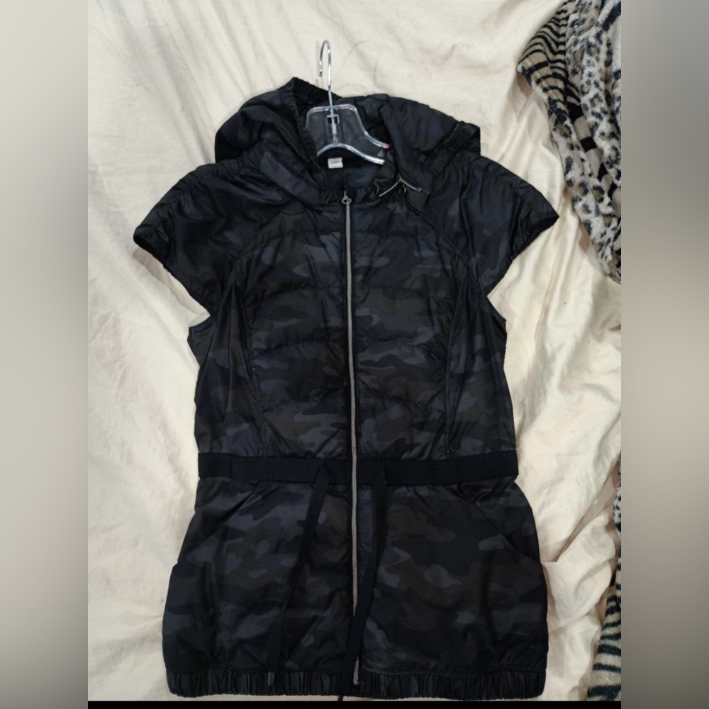 Lululemon spring fling puffy vest size 4